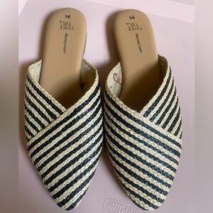 Time & Tru Memory Foam 9.5 Beige Black Raffia Flats Woven Mule Sandals